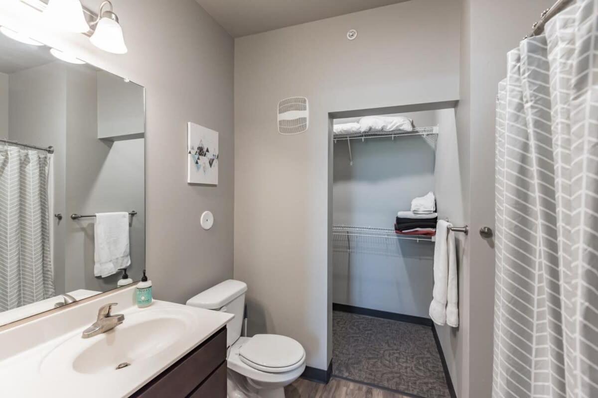 Spacious 2Br Suite Plus Patio Near Iowa State Ames Exterior photo