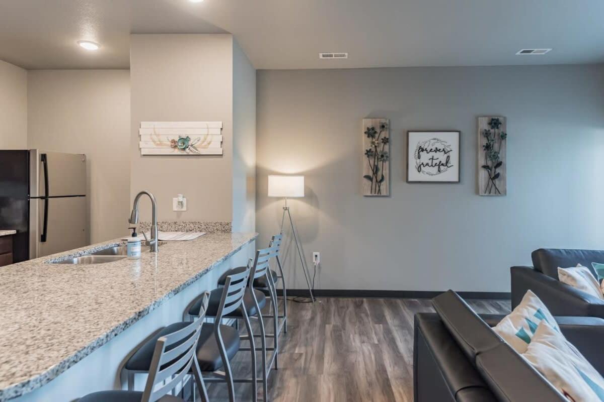 Spacious 2Br Suite Plus Patio Near Iowa State Ames Exterior photo