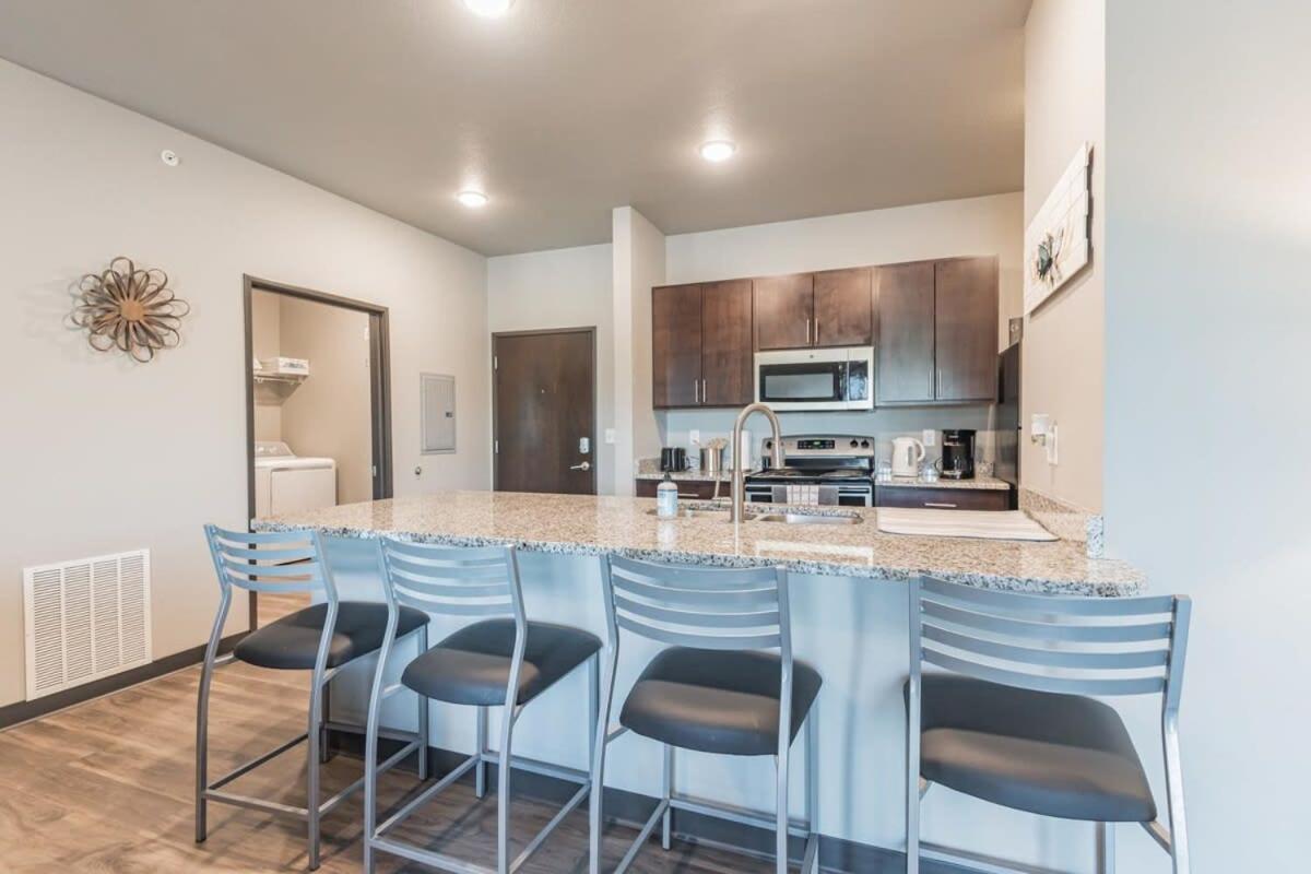 Spacious 2Br Suite Plus Patio Near Iowa State Ames Exterior photo