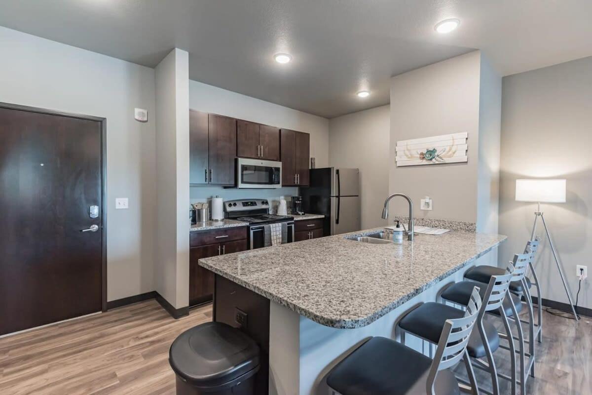 Spacious 2Br Suite Plus Patio Near Iowa State Ames Exterior photo