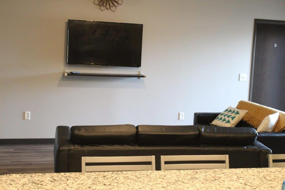 Spacious 2Br Suite Plus Patio Near Iowa State Ames Exterior photo
